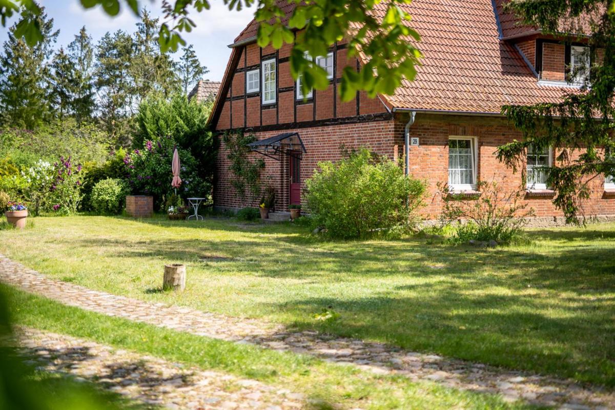Ferienwohnung 1 im Landhaus am Wildpark Boek - Housity