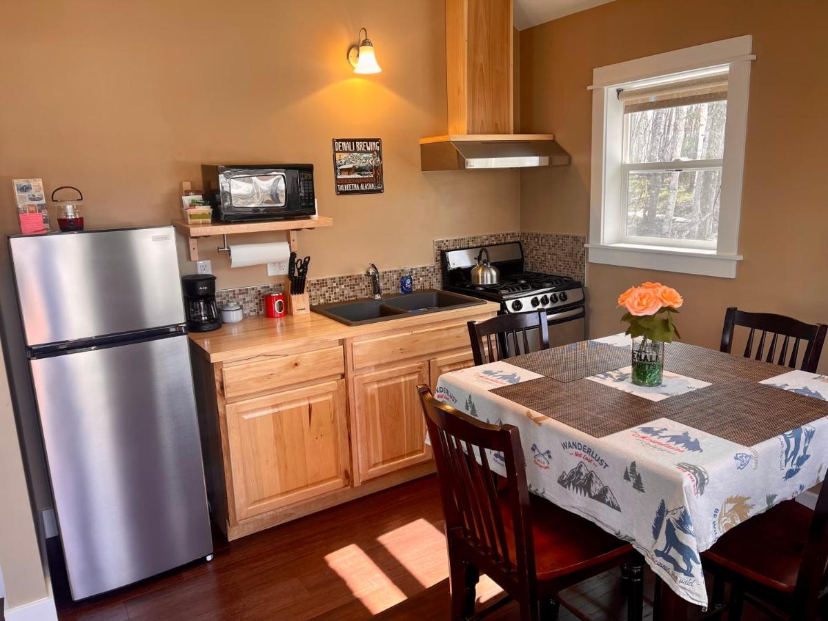 Talkeetna Mount Dall Cottage with WiFi&laundry - Housity