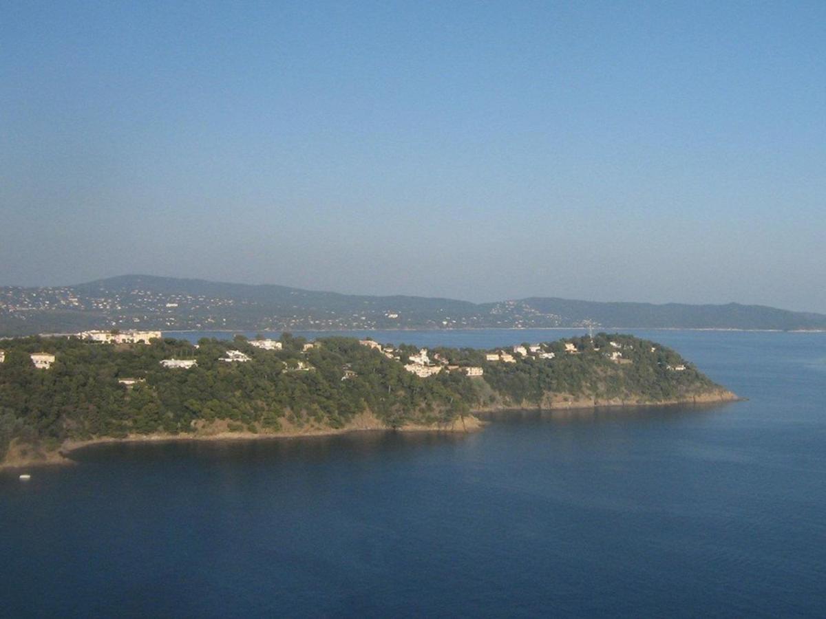 Villa Cavalaire-sur-Mer, 6 pièces, 9 personnes - FR-1-100-203 - Housity