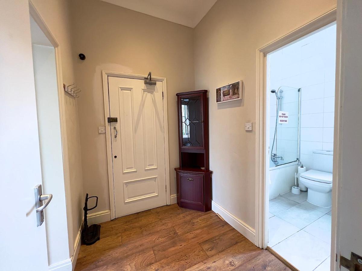 Super Flat in The Heart of Westminster - Housity
