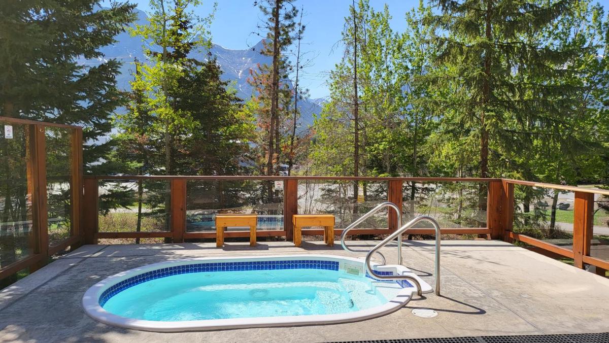 ⭐️ Luxury Mountain View Studio in Canmore ⭐️ - Housity