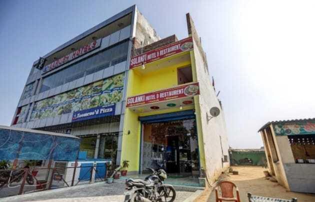 OYO Flagship Solanki Hotel And Restaurant - Housity