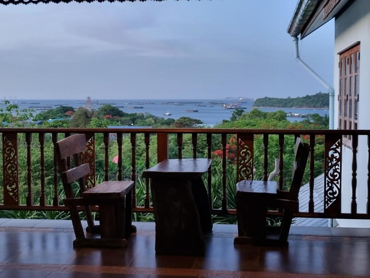 Sawasdee Sichang Resort - Housity