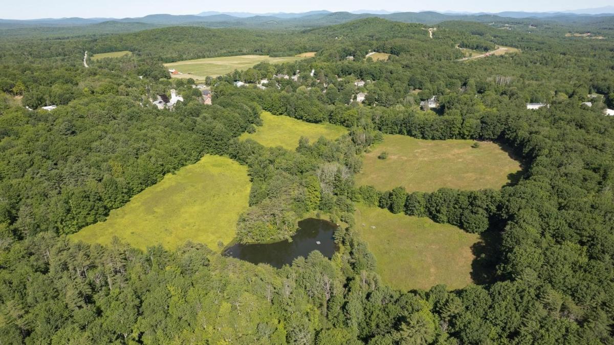 BRYANT FARM LIMIT 27 farmhouse - Housity