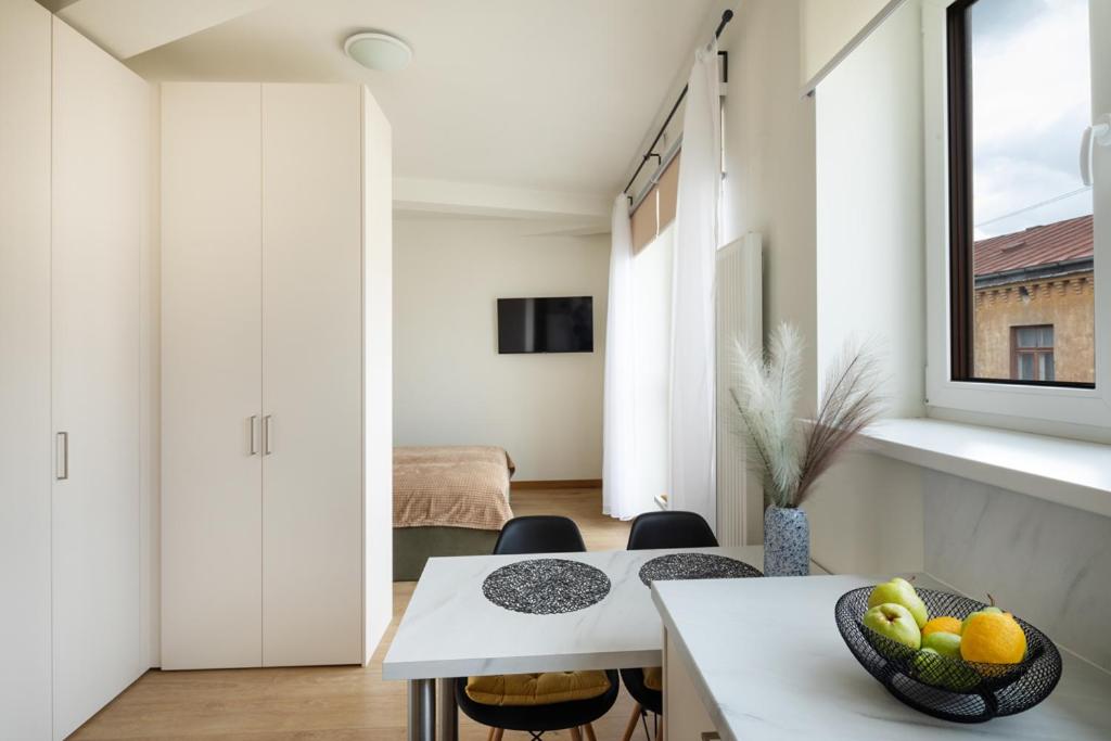 Leonardo Studio Apartments In City Center - Housity