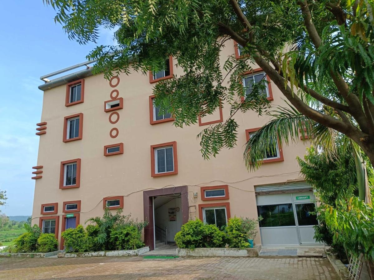 Suitetrails - Flagship Hotelshyam Vatika