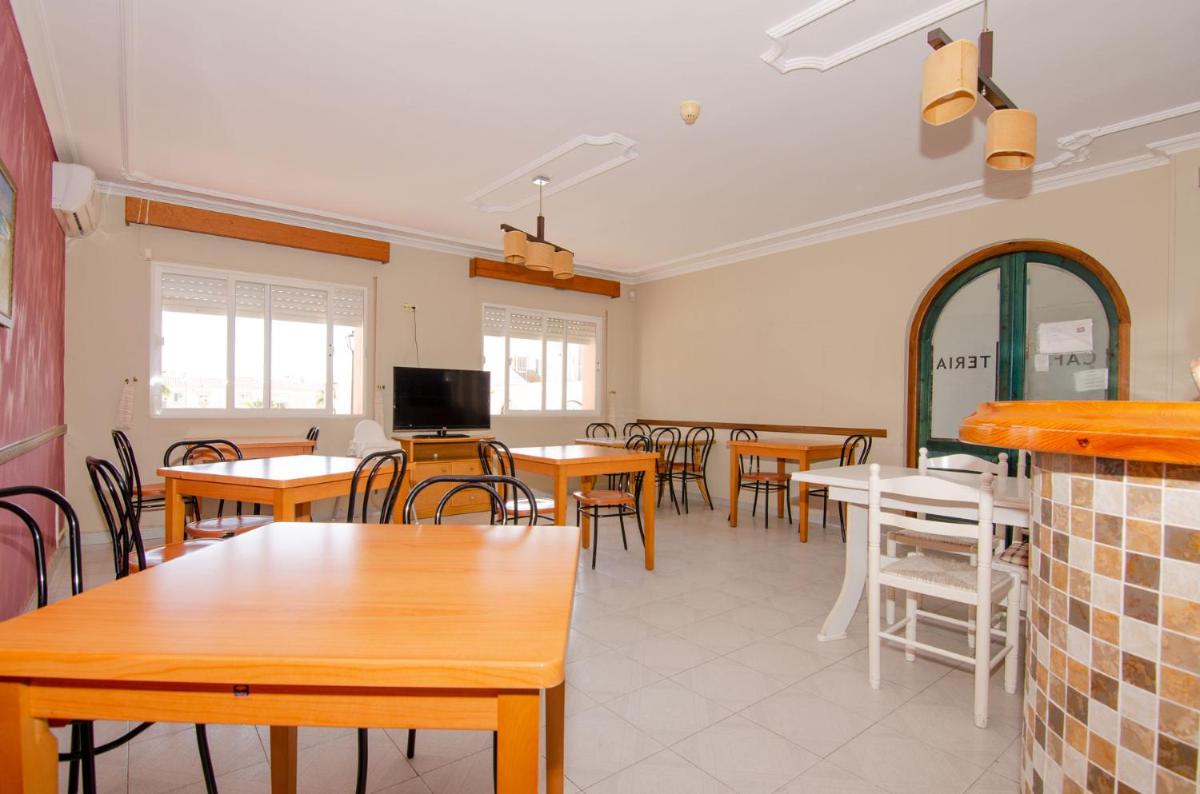 Hostal Manolo - Housity
