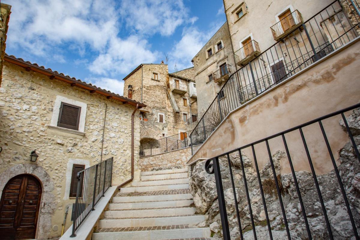 CASA Flag Tur - Housity