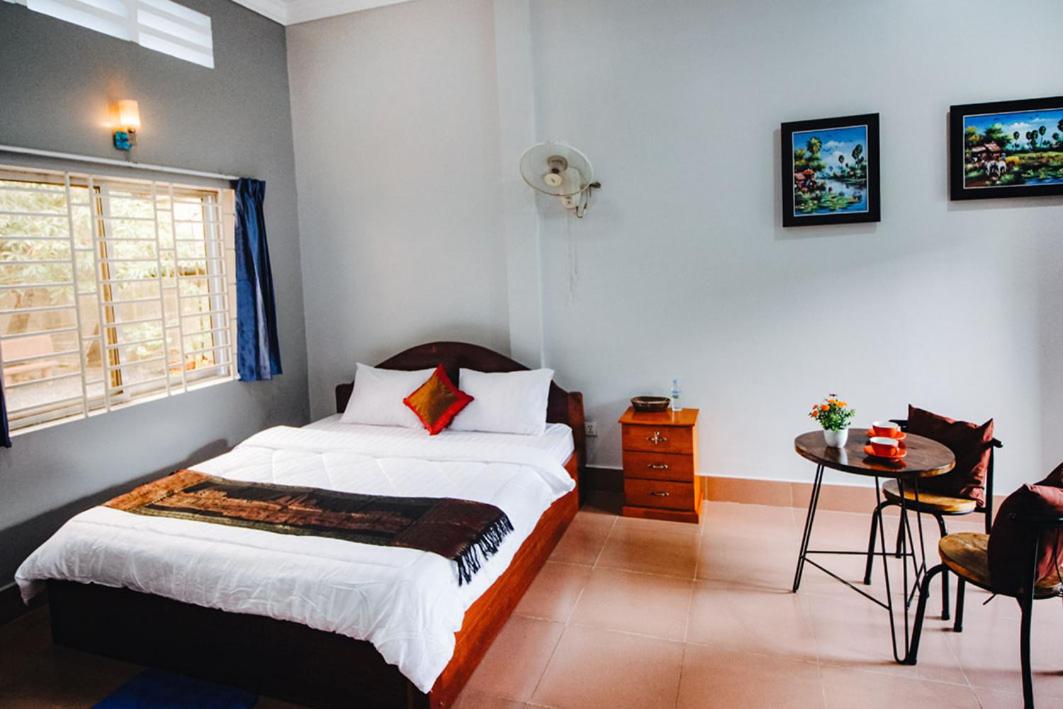 Lea's Guesthouse and Restaurant - Housity
