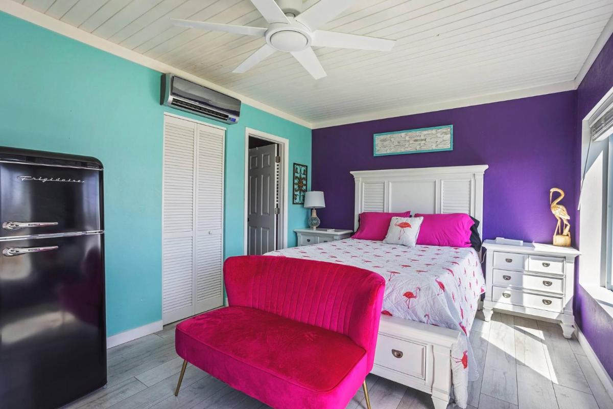 Room in Apartment - Flamingo Room on the Cotee River - Housity