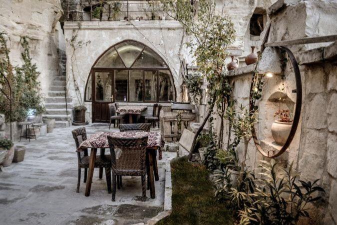 Suitetrails - Emily's Cave Hotel