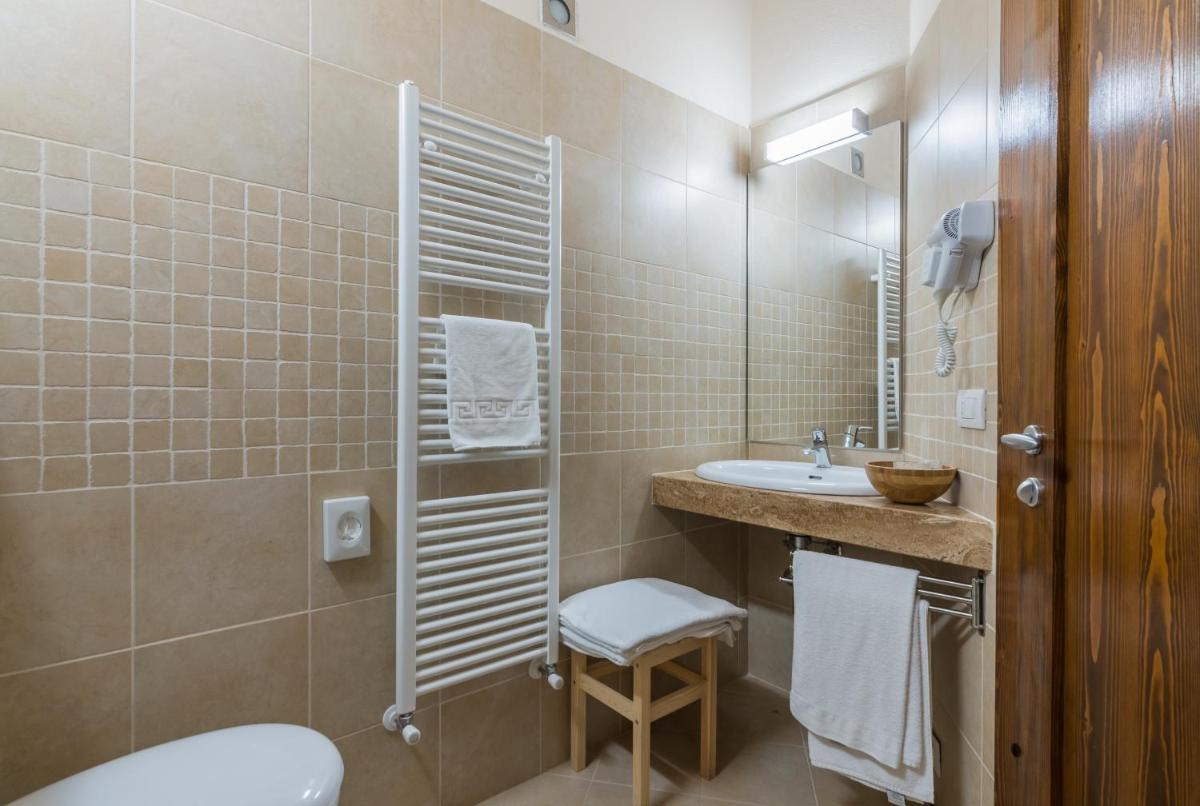 Collina dei Poeti - Housity