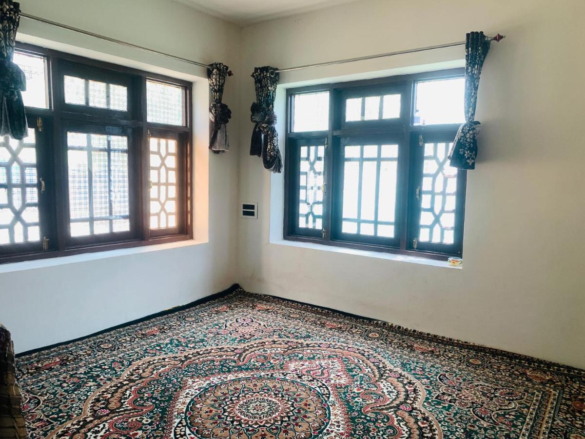 OYO Home Sartaj Ahmad Wani - Housity