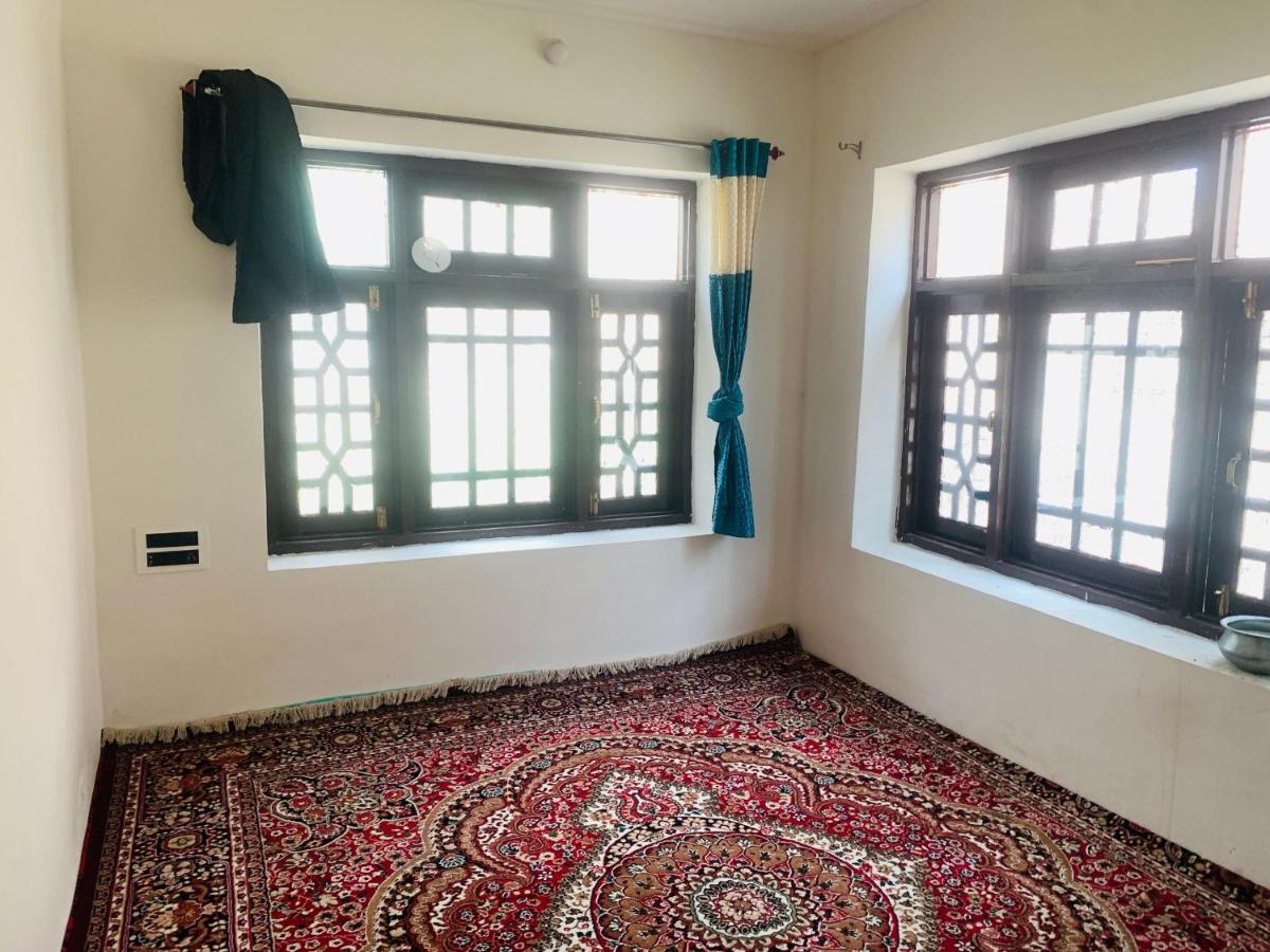 OYO Home Sartaj Ahmad Wani - Housity