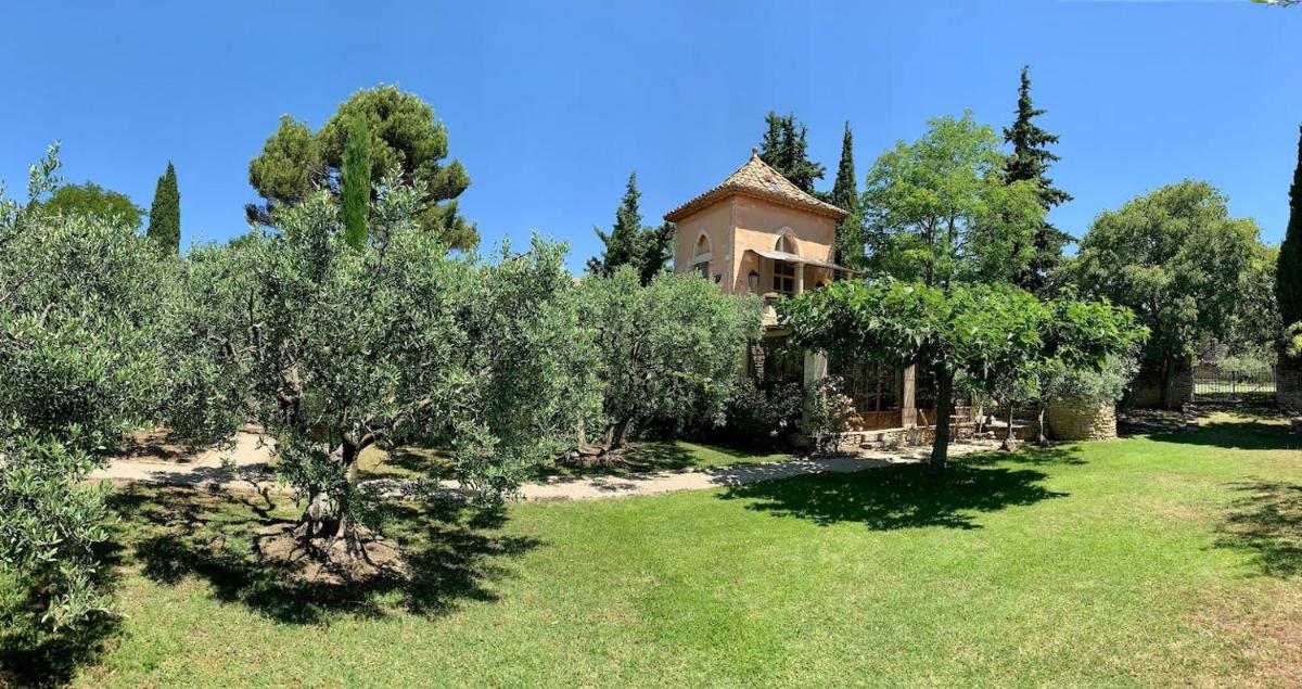 La Tour des Beaumes à GORDES avec Piscine Privée - - Housity