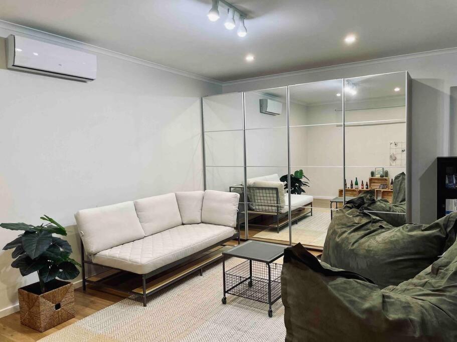 Charming Family Home near Monash Uni Glen#MEA21 - Housity