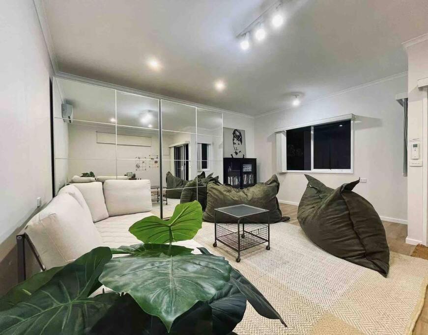 Charming Family Home near Monash Uni Glen#MEA21 - Housity