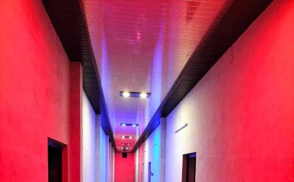 SPOT ON Hotel Paradise - Housity