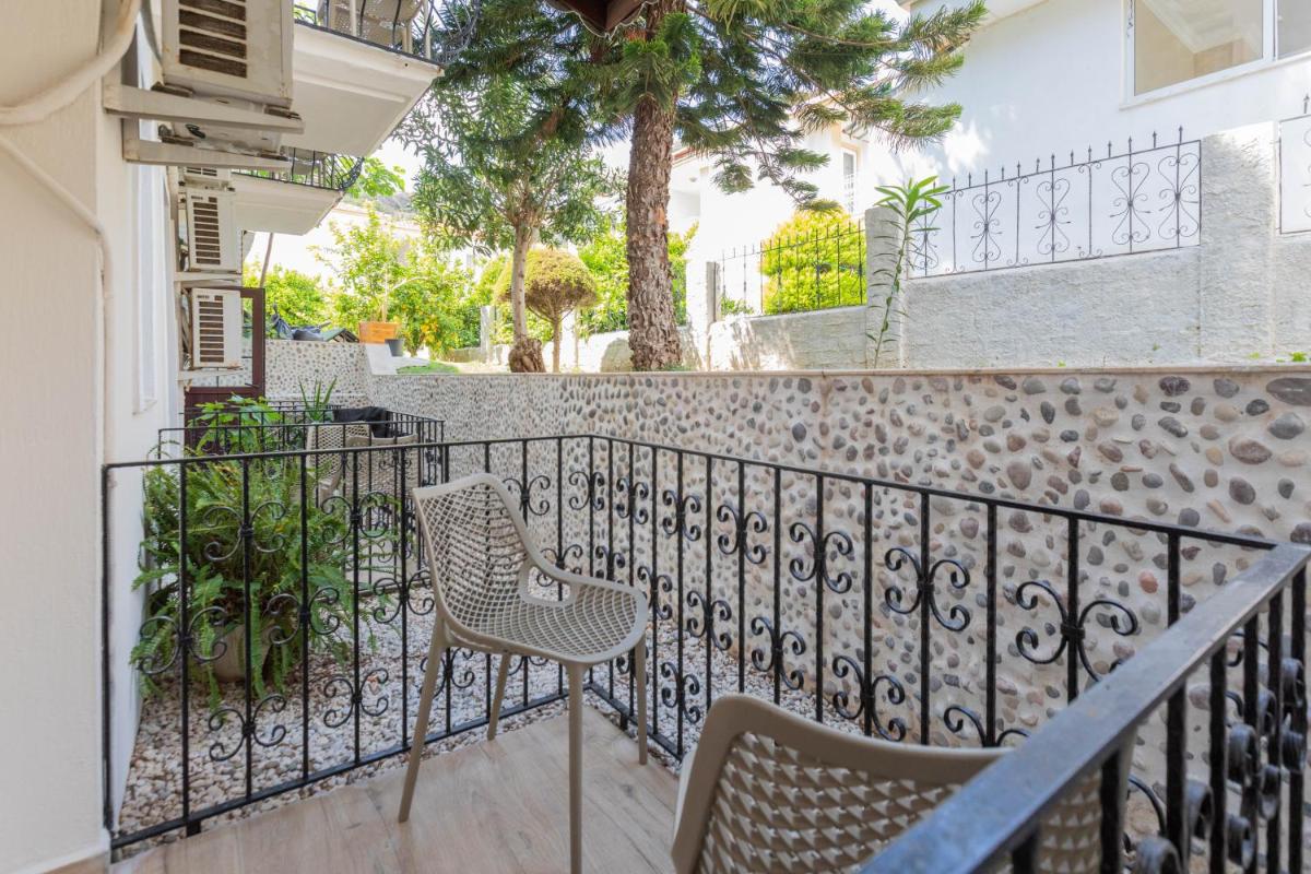 Bronze Hotel - Housity