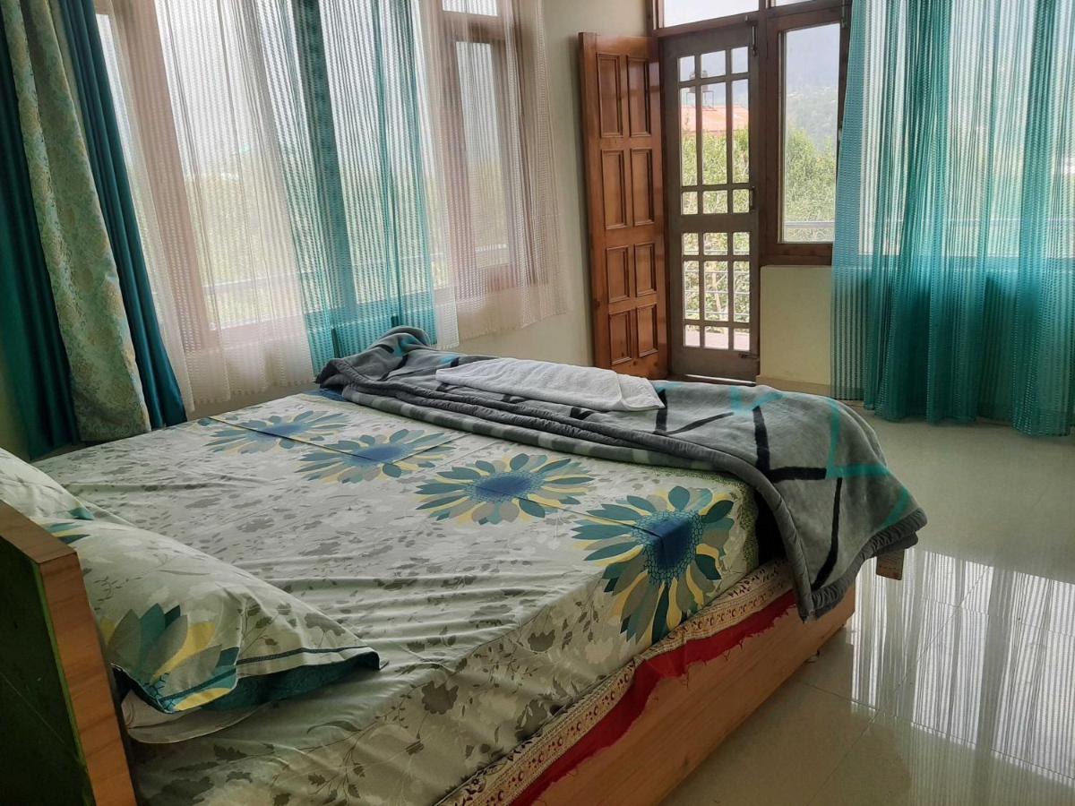 Suitetrails - OYO Home Gyafo Gyasar Home Stay