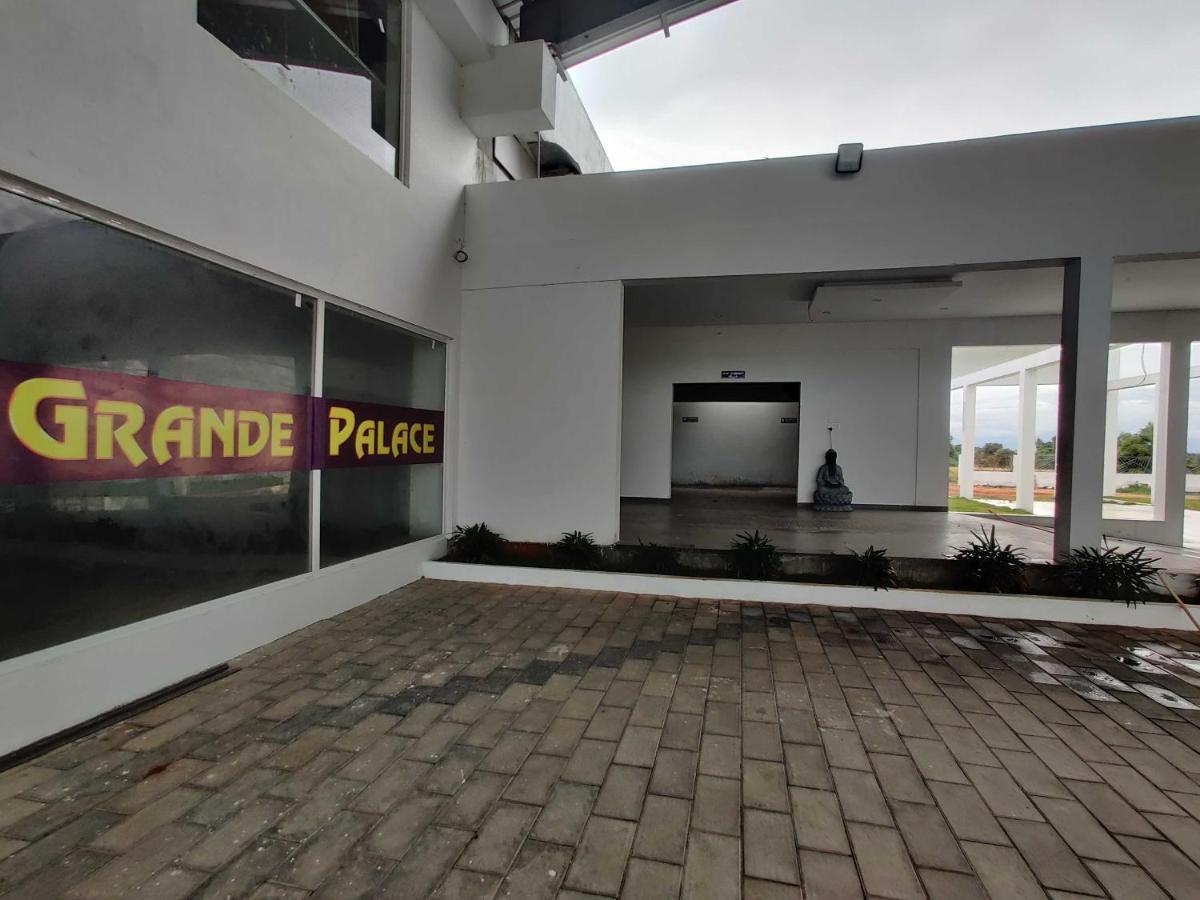 OYO Grand Palace - Housity