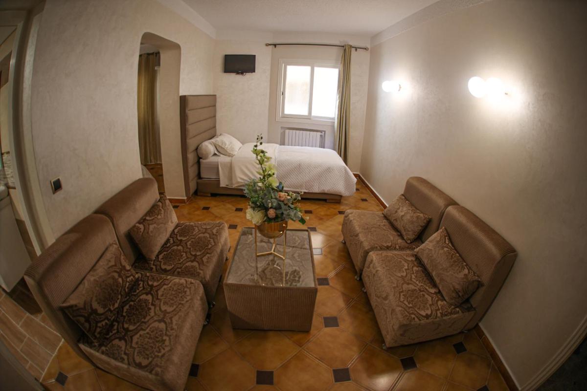 Hôtel Des Lilas - Housity