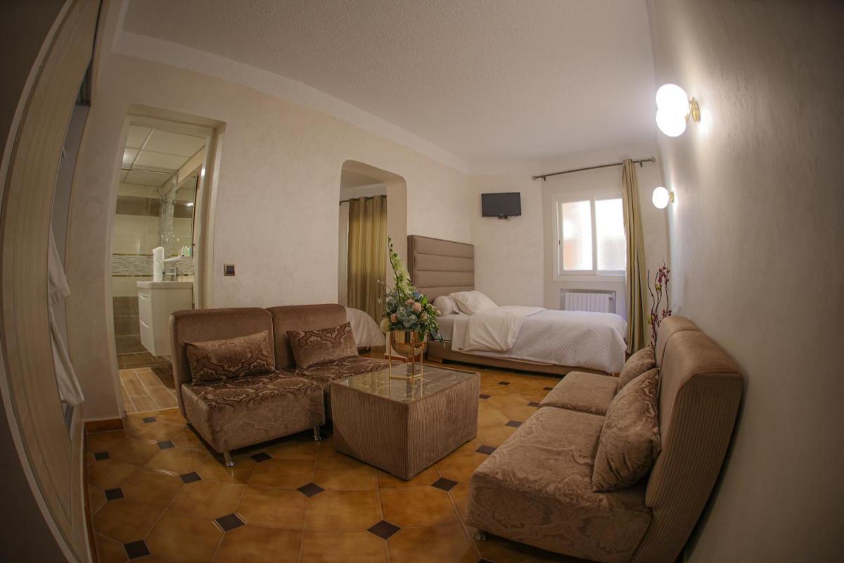 Hôtel Des Lilas - Housity