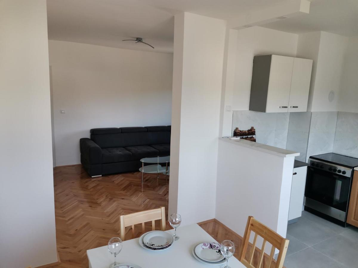 AD Apartman Bileća - Housity