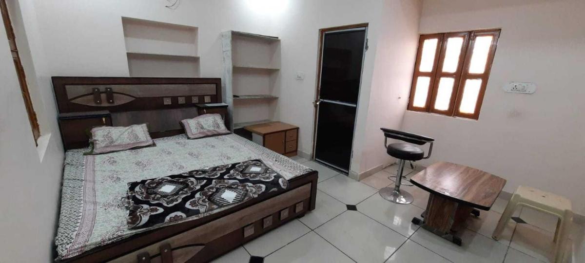SPOT ON Rajawat Guest House - Housity