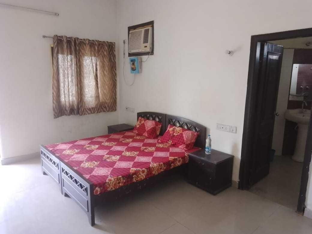 OYO Mayuri Farm House - Housity