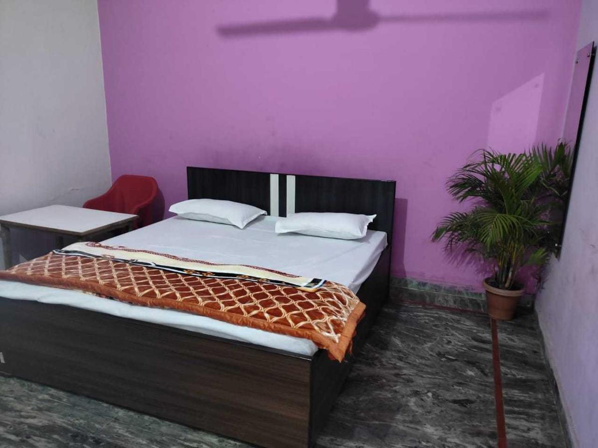 SPOT ON Hotel Golden Gajraula - Housity