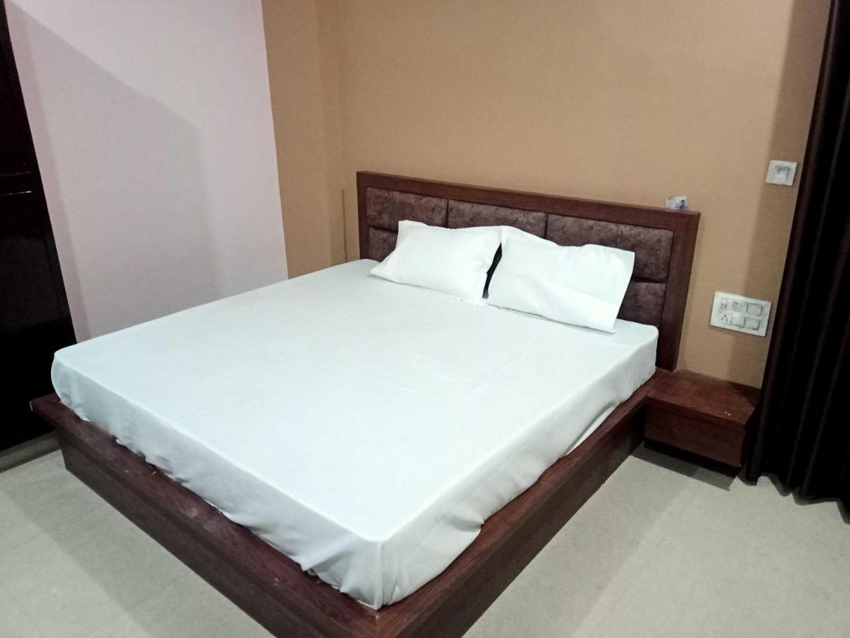 Suitetrails - OYO Jr Guest House