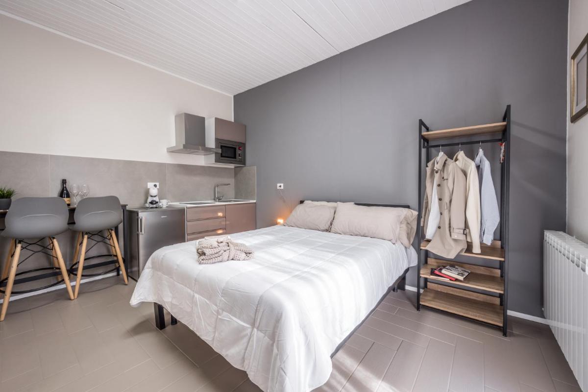 Suite 649 Mono con terrazzo - Housity