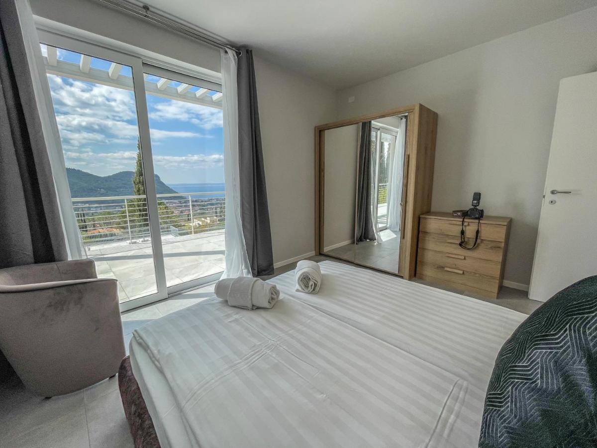 Sunset Lodge - ENJOY HOLIDAY - Housity