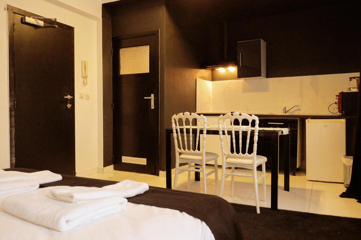 Albert gare du Midi , 29 - Housity