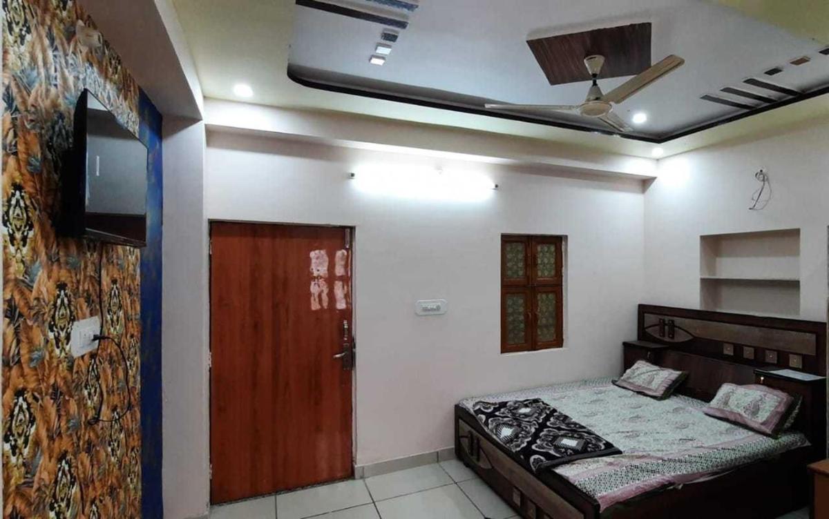 SPOT ON Rajawat Guest House - Housity