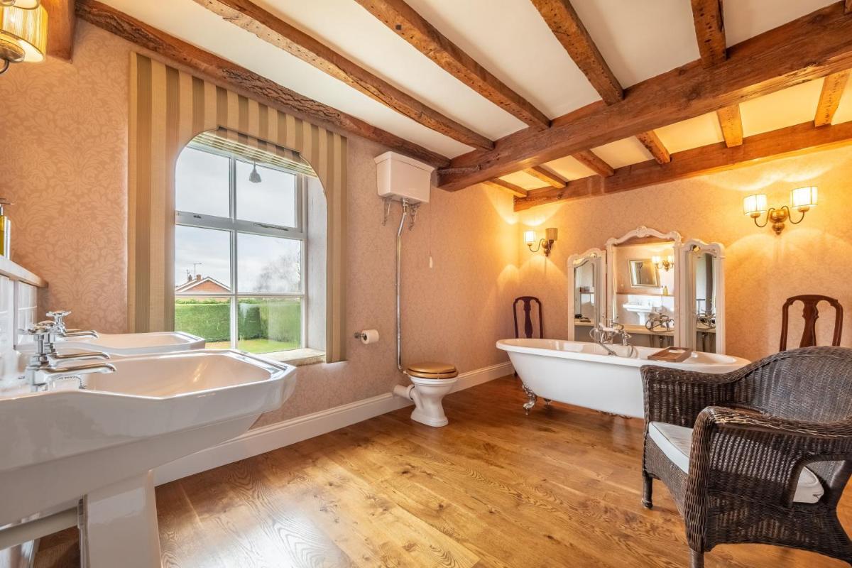 Ivy Farm - Housity
