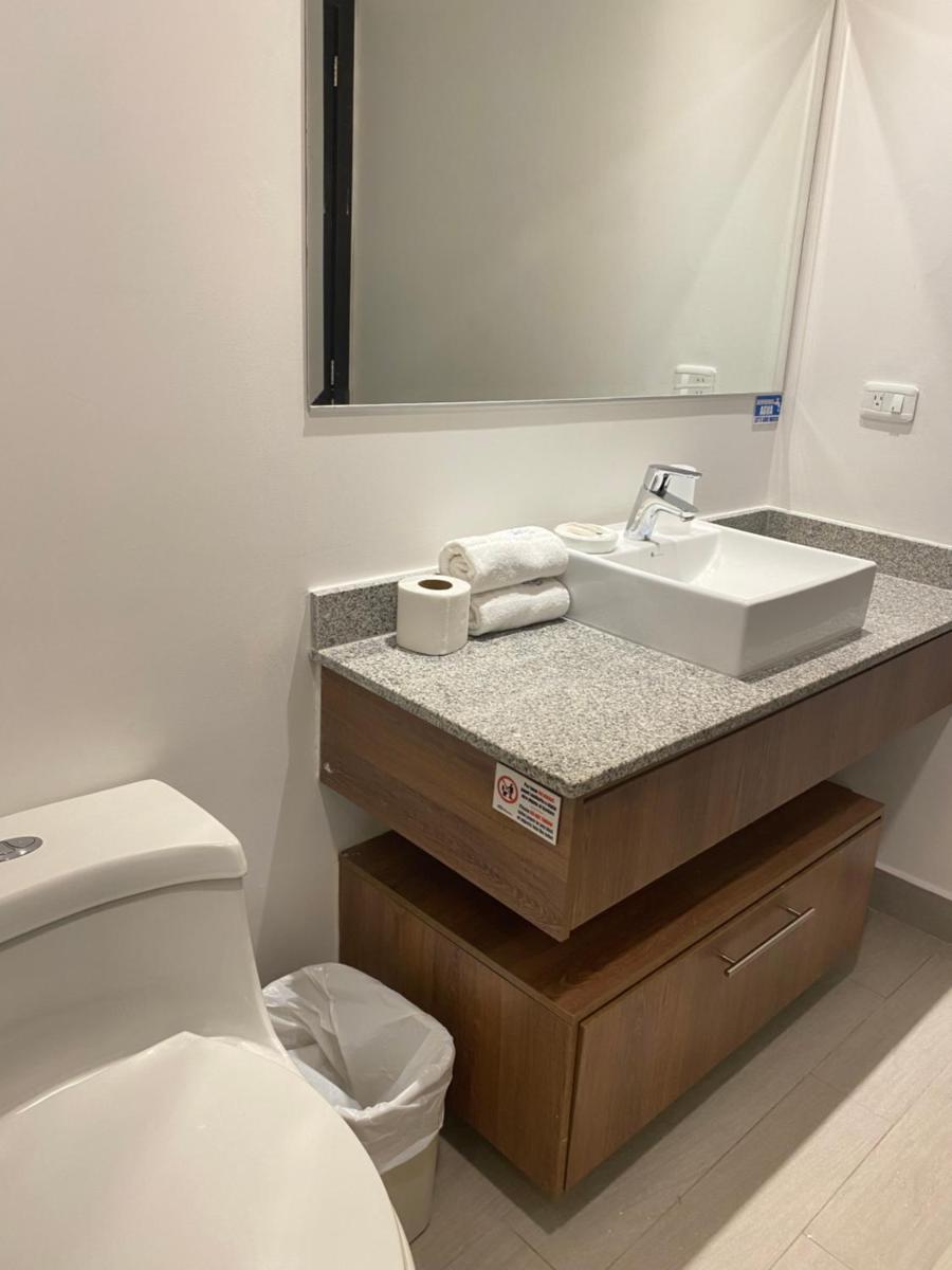 Suites Metropoli Bristol Parc - Housity