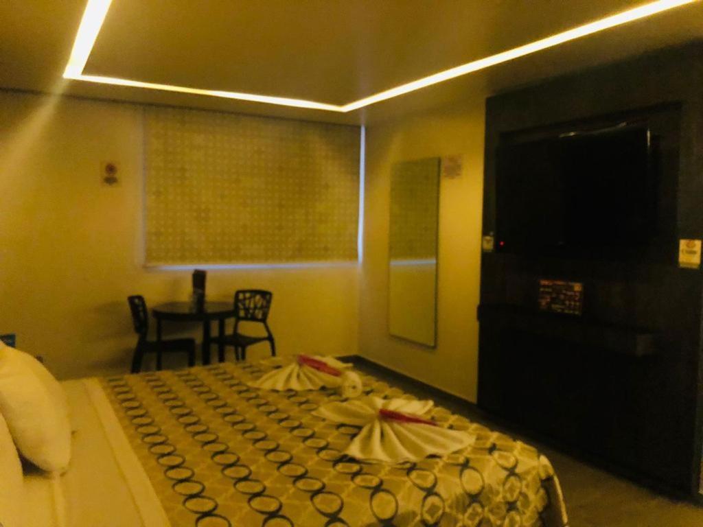 HOTEL M ELITE GOLDEN - Housity