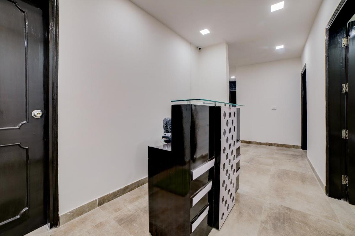 Suitetrails - OYO Bhera Residency Near Peera Garhi Metro Station