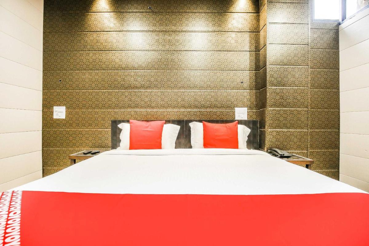 Flagship Hotel Second Paradise - Housity