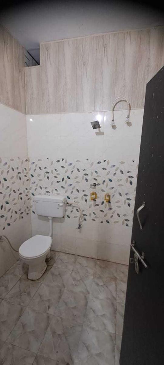 OYO 81075 Rose Hotel - Housity