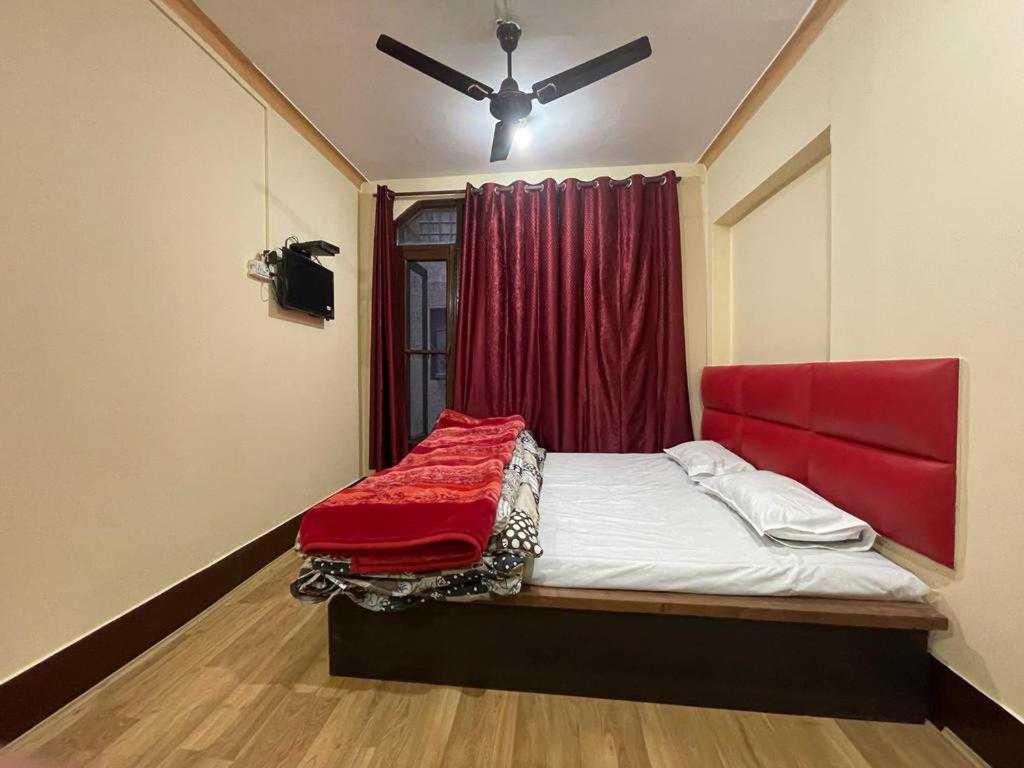 OYO Flagship Desire Guest House - Housity