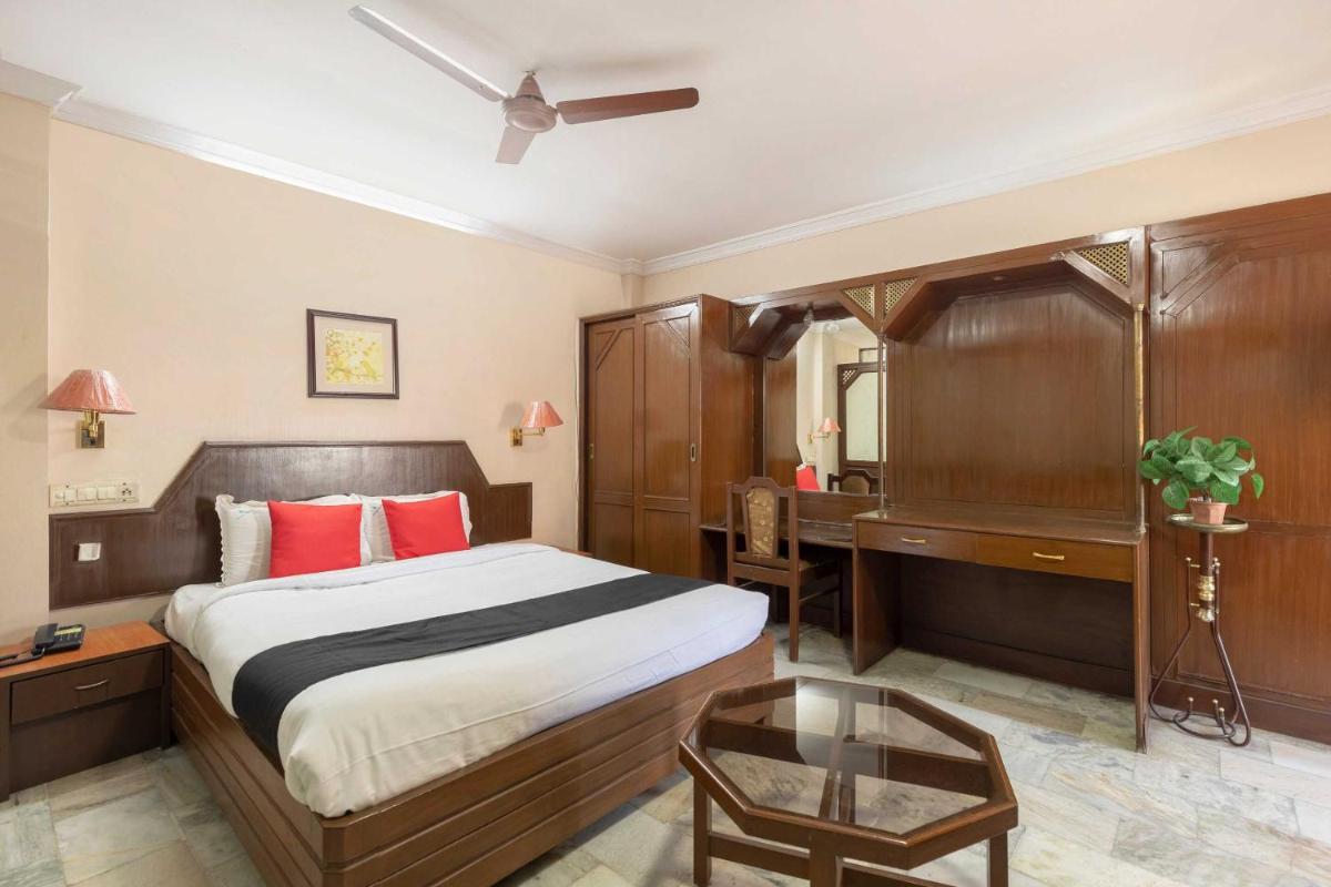 Collection O 81235 Golden Tower - Housity