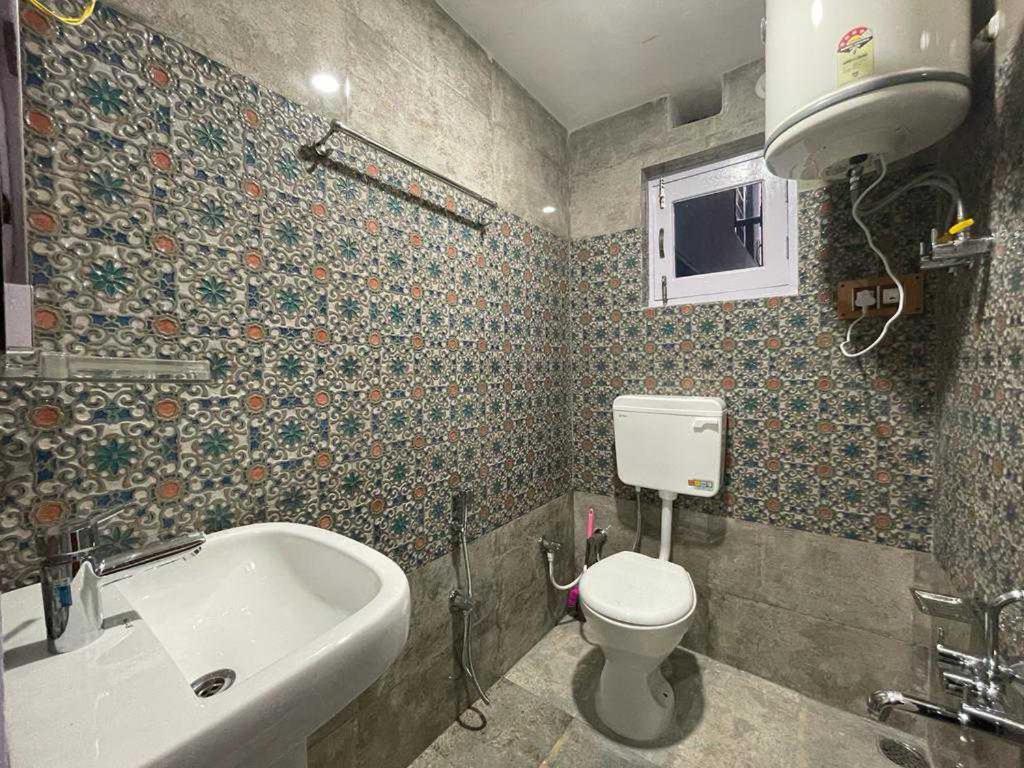 OYO Flagship Desire Guest House - Housity