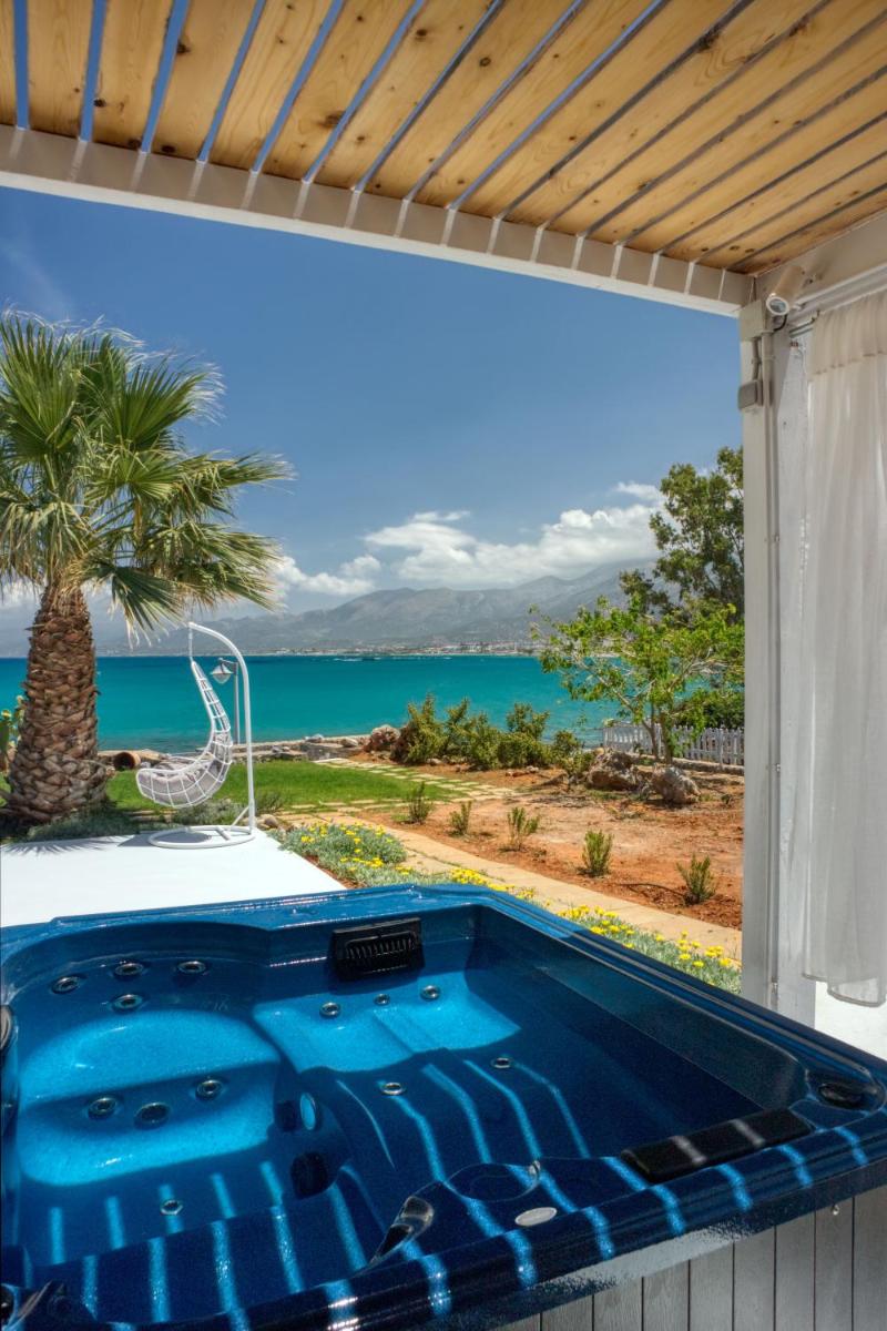 Junior suite by the beach Stalida - Housity