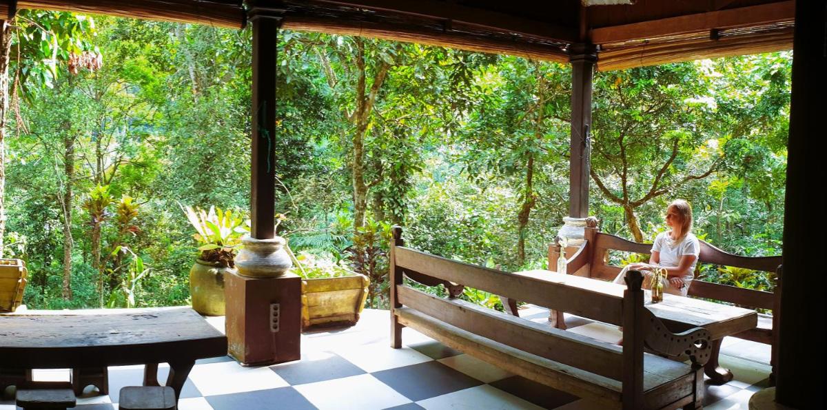 Happy Ria Homestay & Guesthouse for trekking and private transport guests only - Housity
