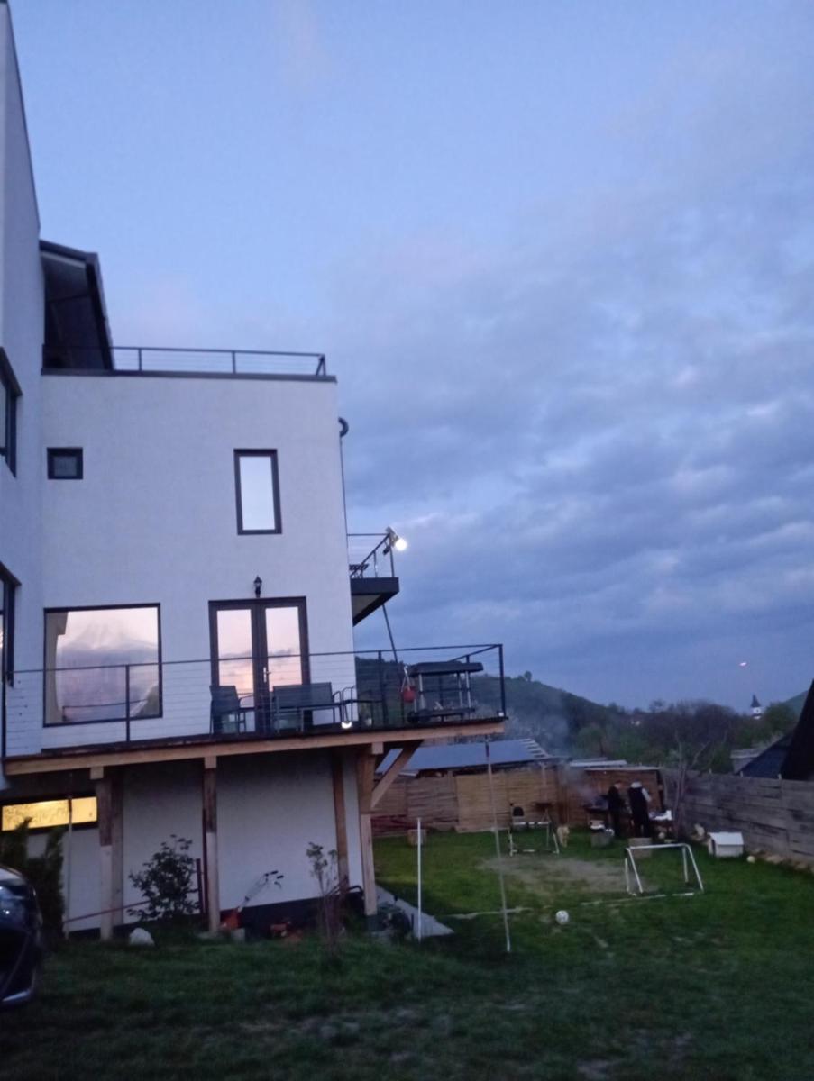 Casa Prieteniei - apartament cu terasa - 3 km Piatra Neam? - Housity