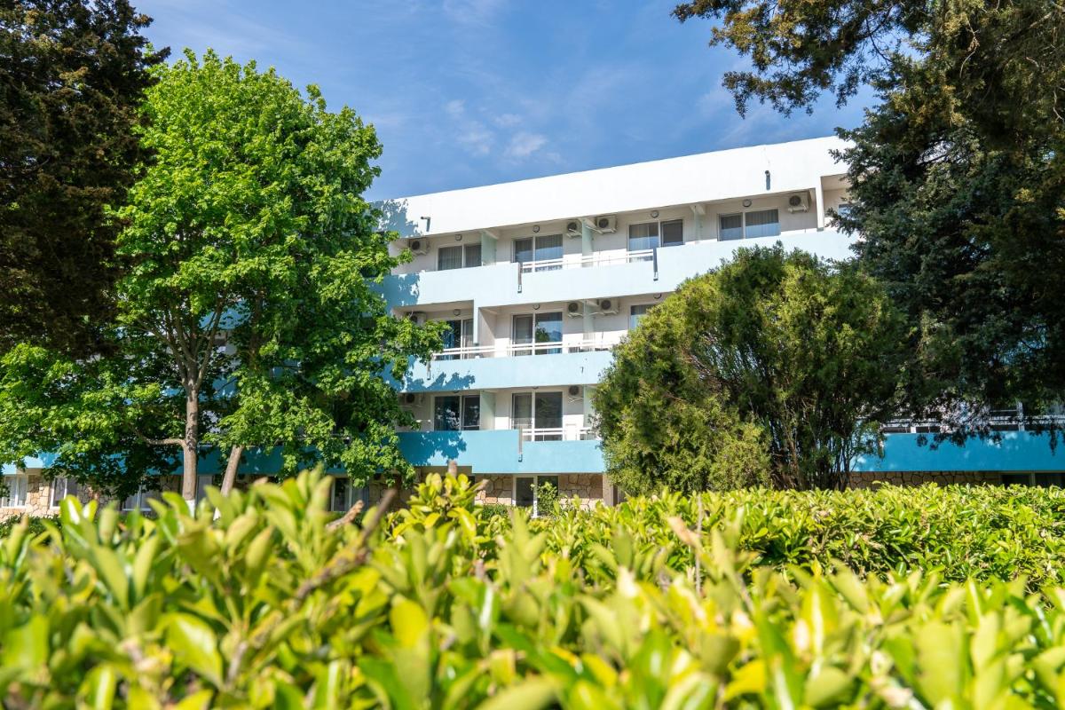 Suitetrails - Mera Holiday Resort