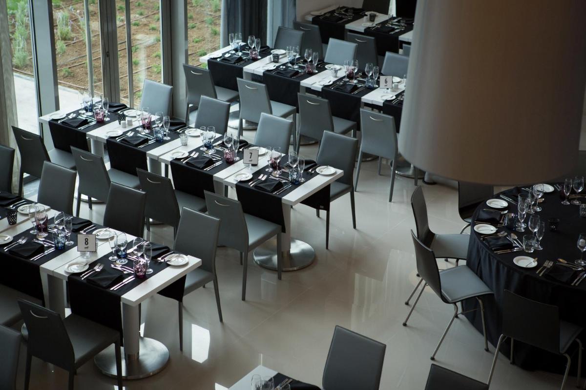 Um restaurante ou outro lugar para comer em Vila Gale Evora